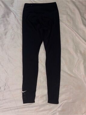 Nike Black Womens Performance Leggings with Mini Swoosh size xsmall Preloved xs